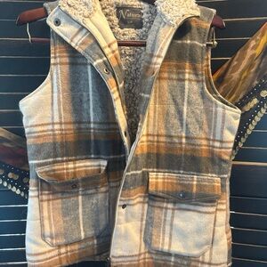 Natural Reflections Men's Gray and Tan Plaid Vest